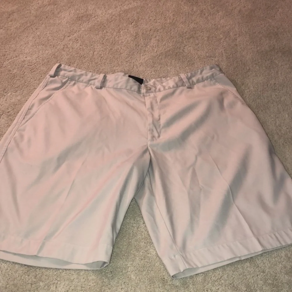 Nike Golf Dri-Fit Shorts Khaki  Men’s Size 36‎